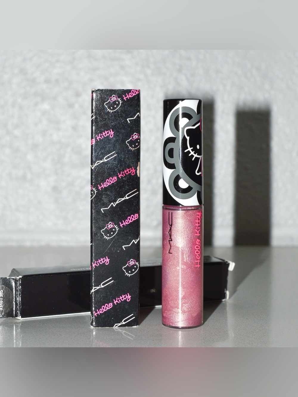 MAC Cosmetics x Hello Kitty Lipglass *SHE LOVES CANDY* Pearl Golden Pink BNIB